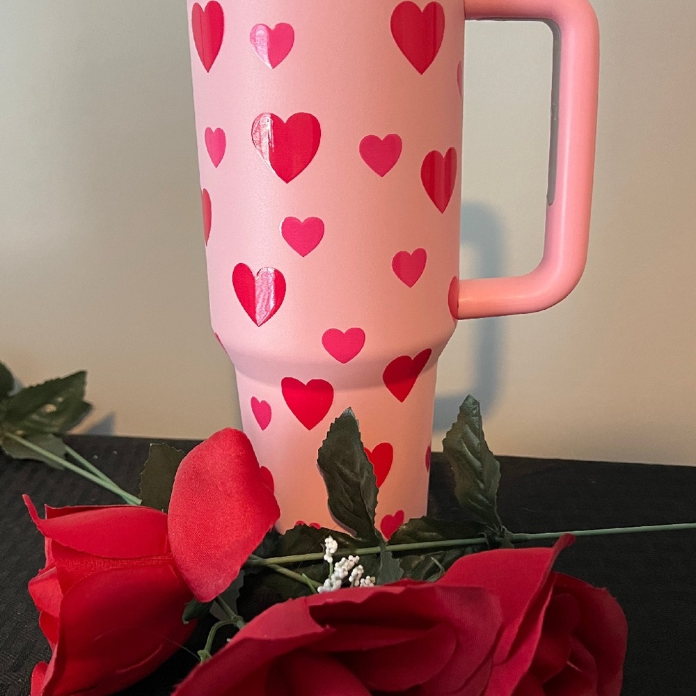 Heart Patterned Pink 40 oz
